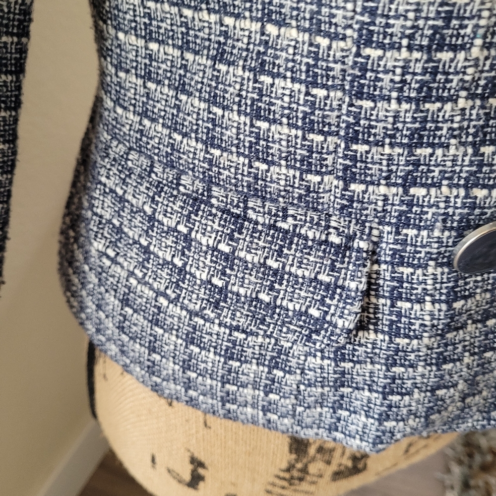 Blazer - Picture 5 of 12